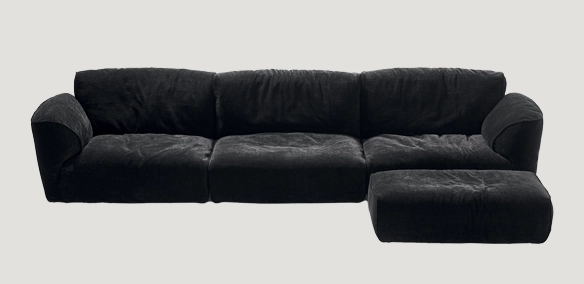 00.04.02_1_584x284_Produkte-Sengfelder-Einrichtungshaus-Edra-Grande-Soffice-Sofa-mit-Hocker.webp