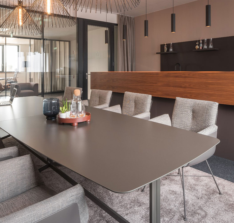 Sengfelder COR - Armlehnstuhl Alvo mit Draht-Drehgestell