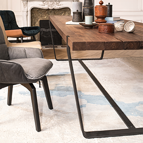 Sengfelder 7-Janua-Moebel-bb11-Clamp-Altholz-Esstisch-Tisch-Nussbaum-Massivholz-Flachstahlgestell-schwarz.webp