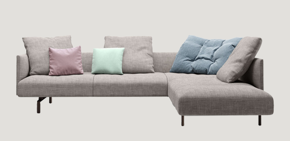 Sengfelder 2-Walter-Knoll-Muud-Sofa-mit-schwenkbarer-Recamiere-metallgestell.webp