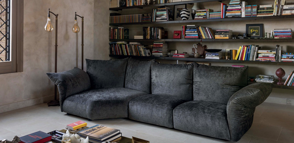 Sengfelder 2-Edra-Standard-Sofa-gellyfoam-stoff-anthrazit-recamiere-klappbare-lehnen.webp