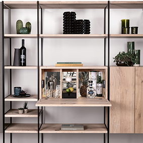 Sengfelder 3-Janua-Moebel-BC06-Room-68-Regal-Massivholz-Korpusse-Türen-Gestell.webp