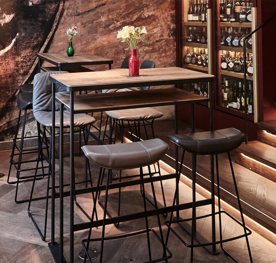 Sengfelder Freifrau - Barhocker Kya Barstool